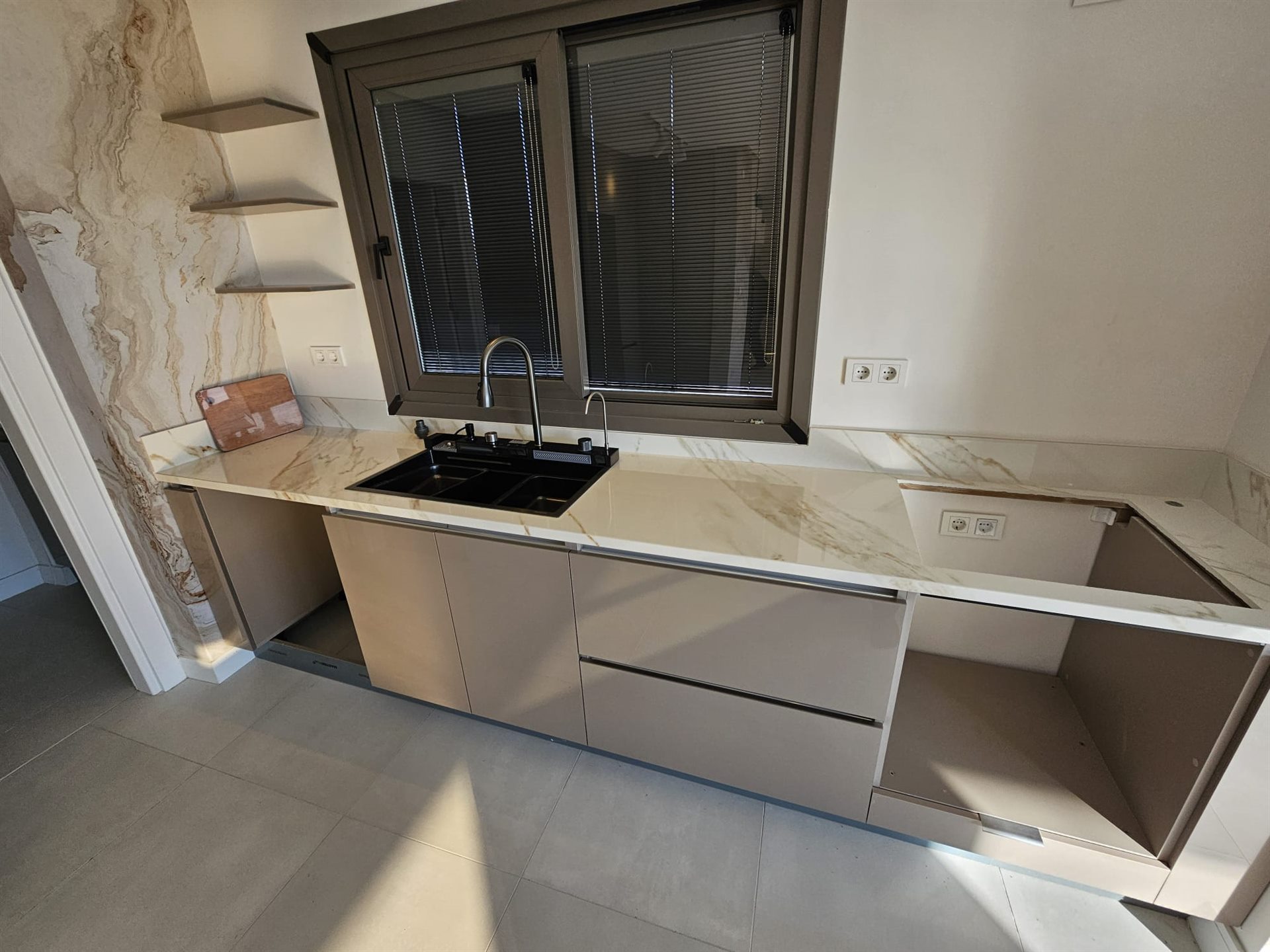 Modern villa mutfağı