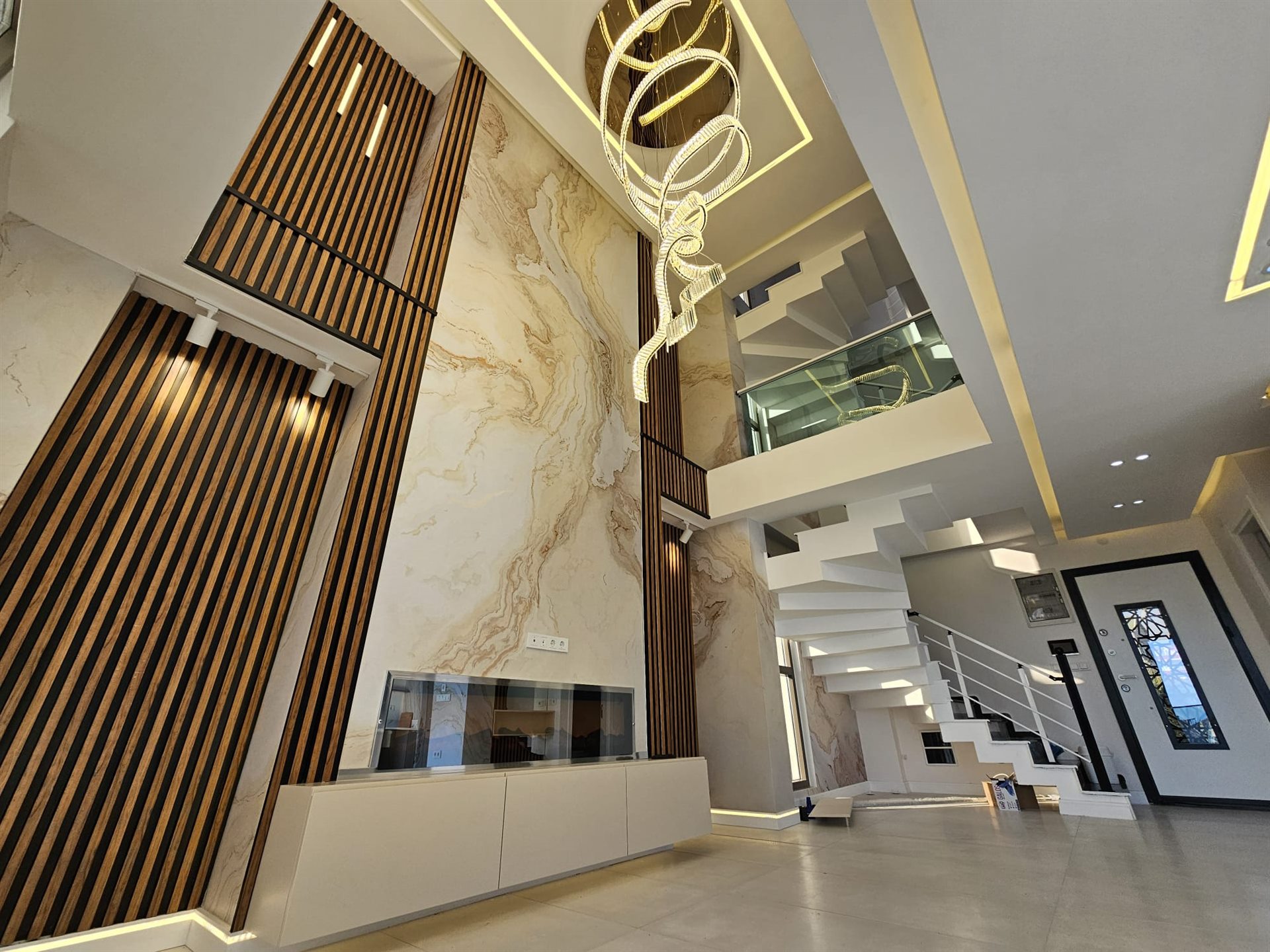 Özel avizeli salon