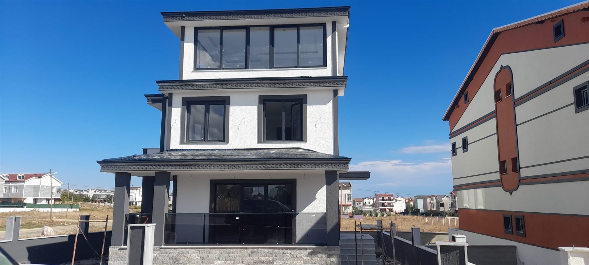 Çağdaş villa projesi ön cephe